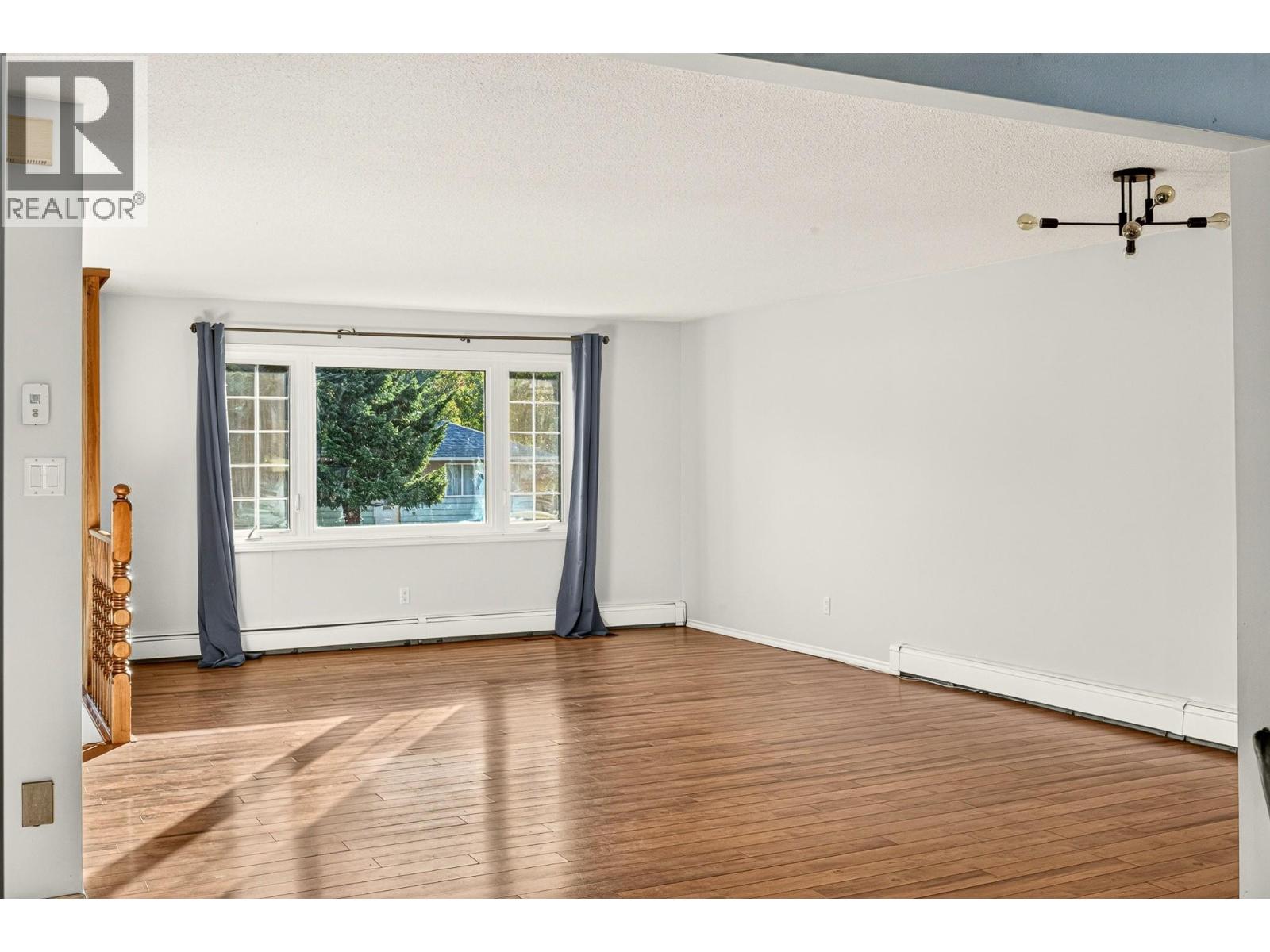 407 Maple Street Property Photo 5
