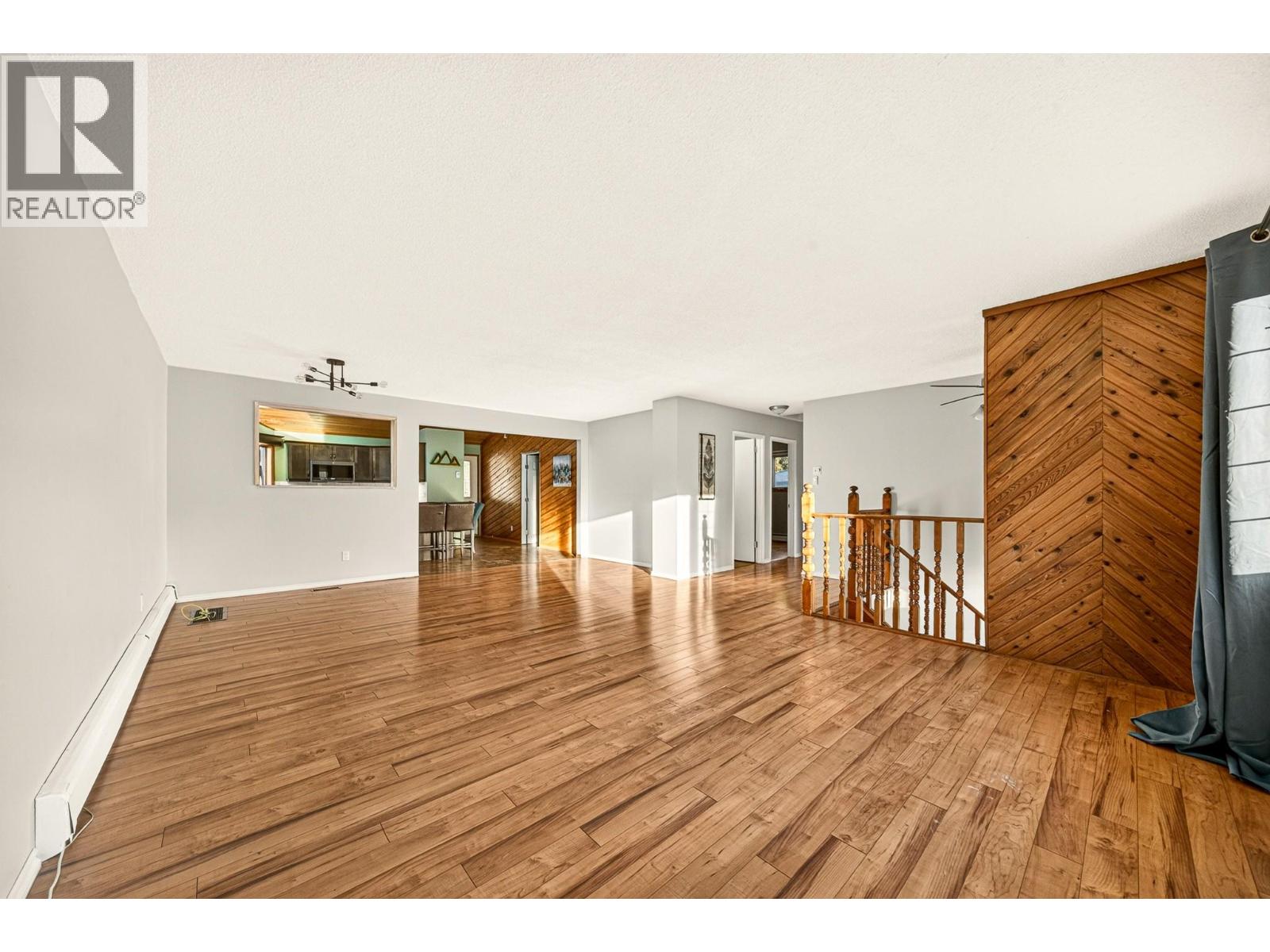 407 Maple Street Property Photo 9