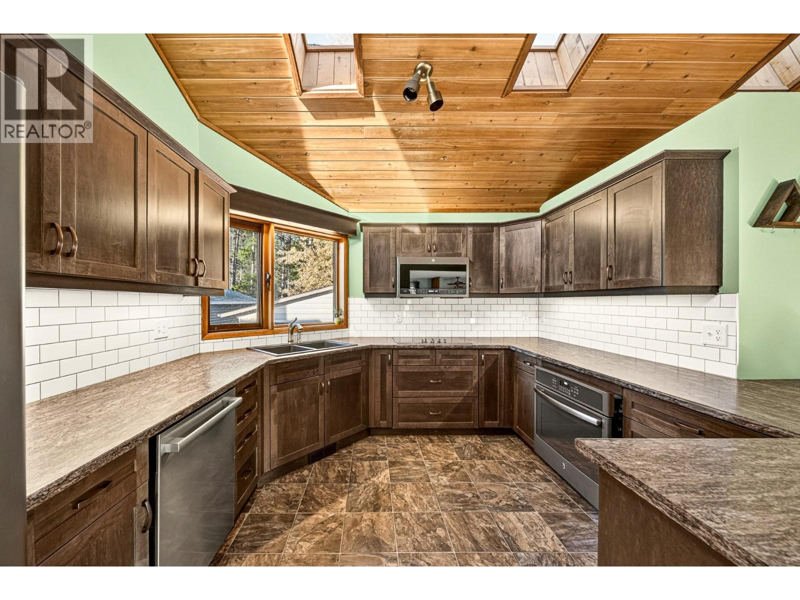 407 Maple Street Property Photo 12