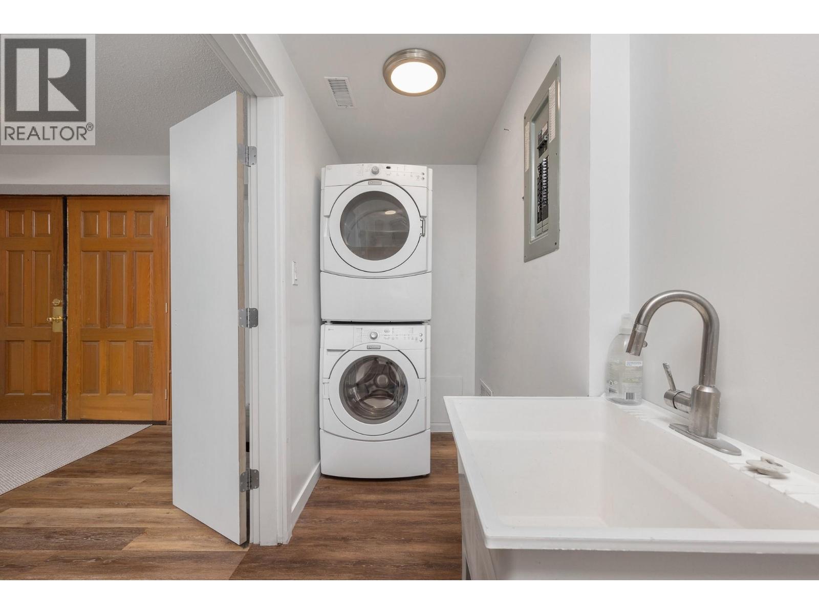 1604 39a Avenue Property Photo 14