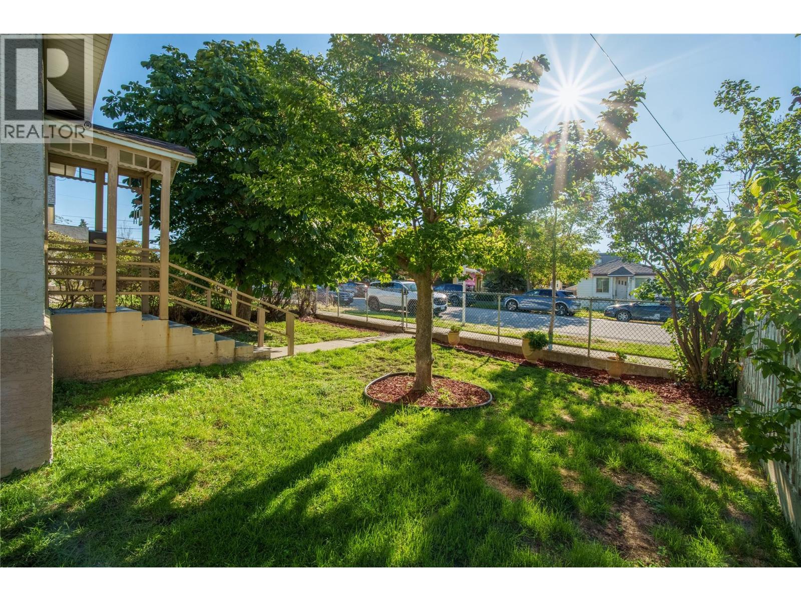 574 Van Horne Street Property Photo 4