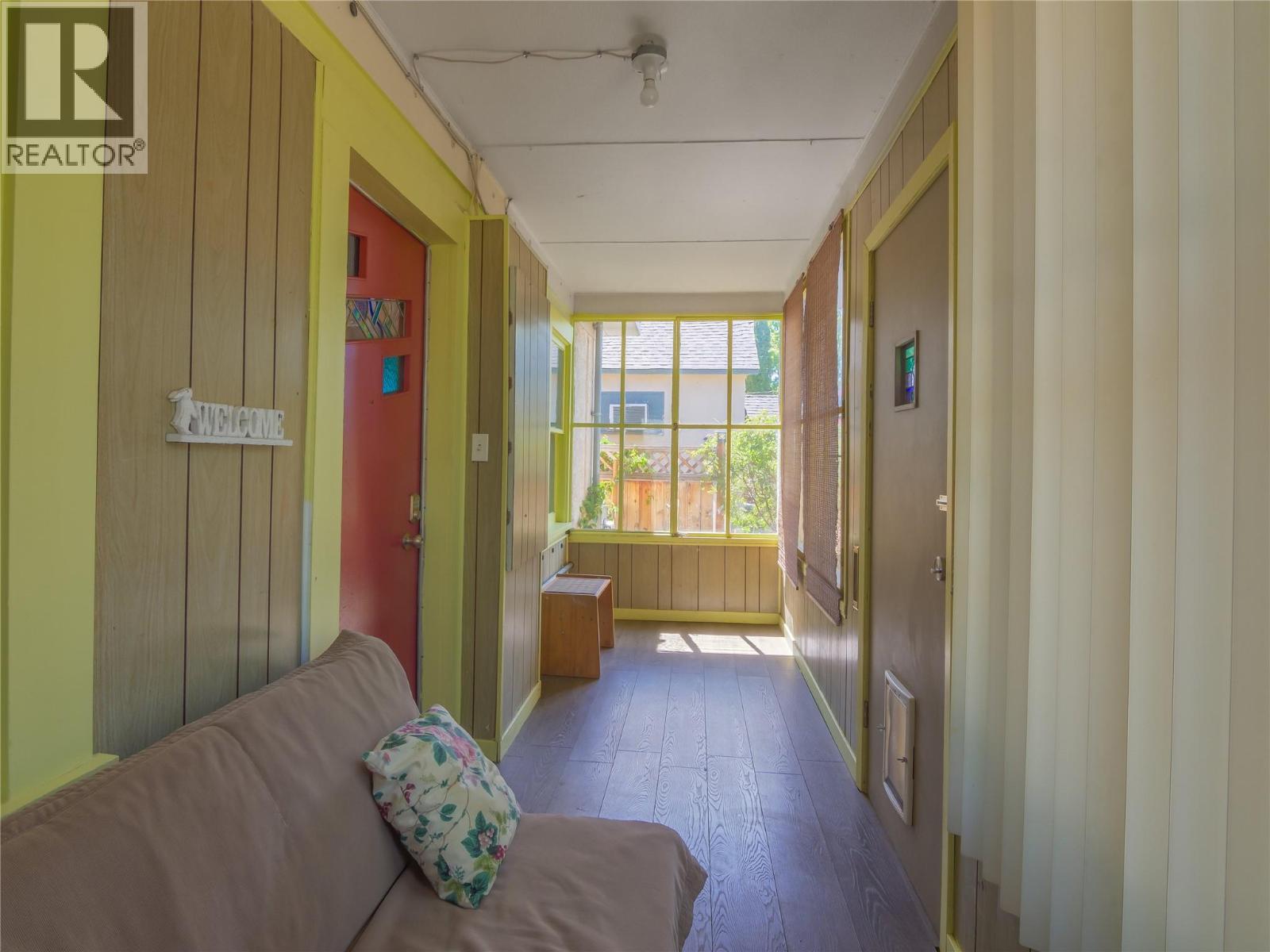 574 Van Horne Street Property Photo 7