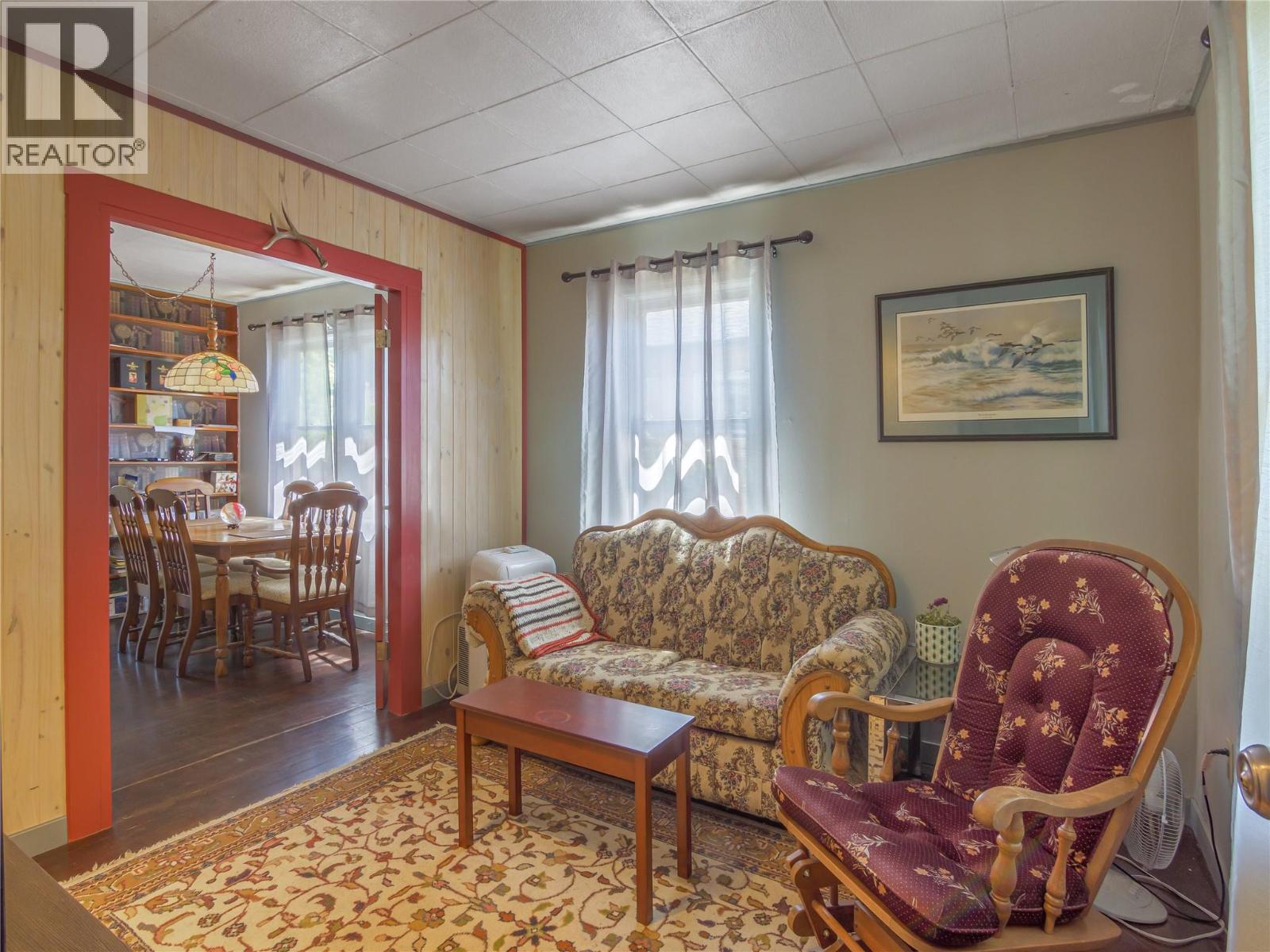 574 Van Horne Street Property Photo 8
