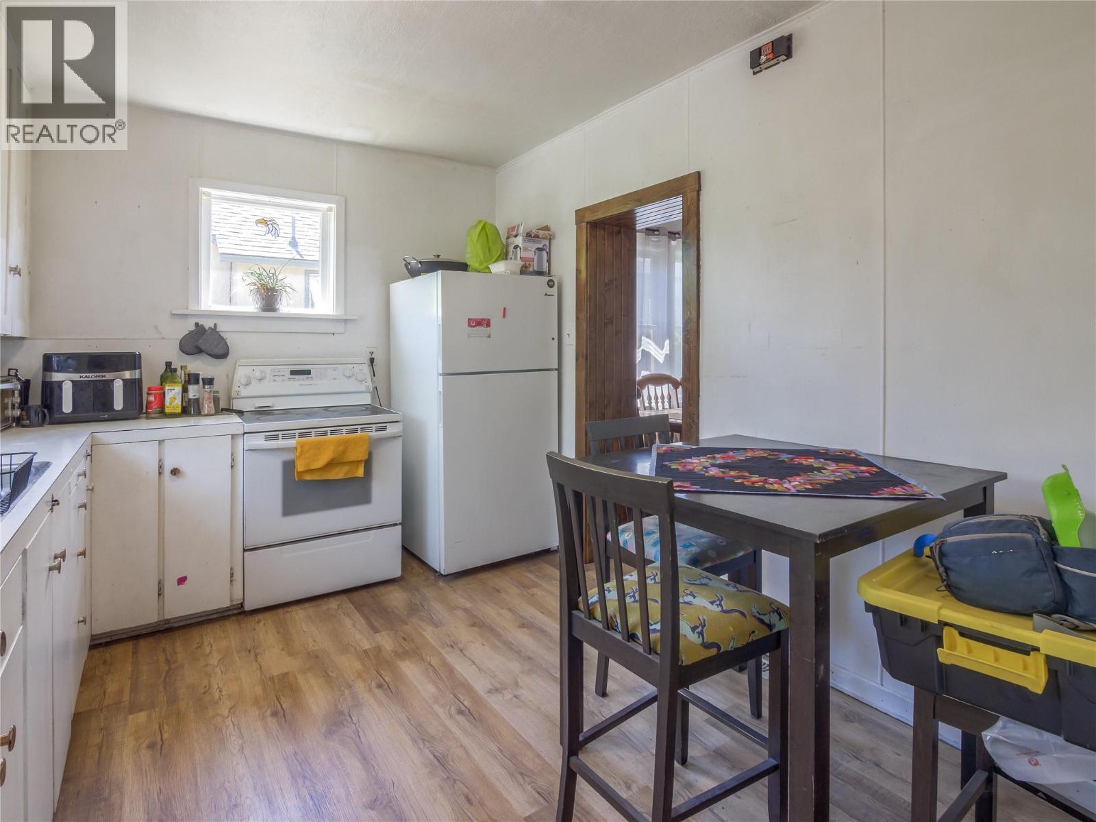 574 Van Horne Street Property Photo 13