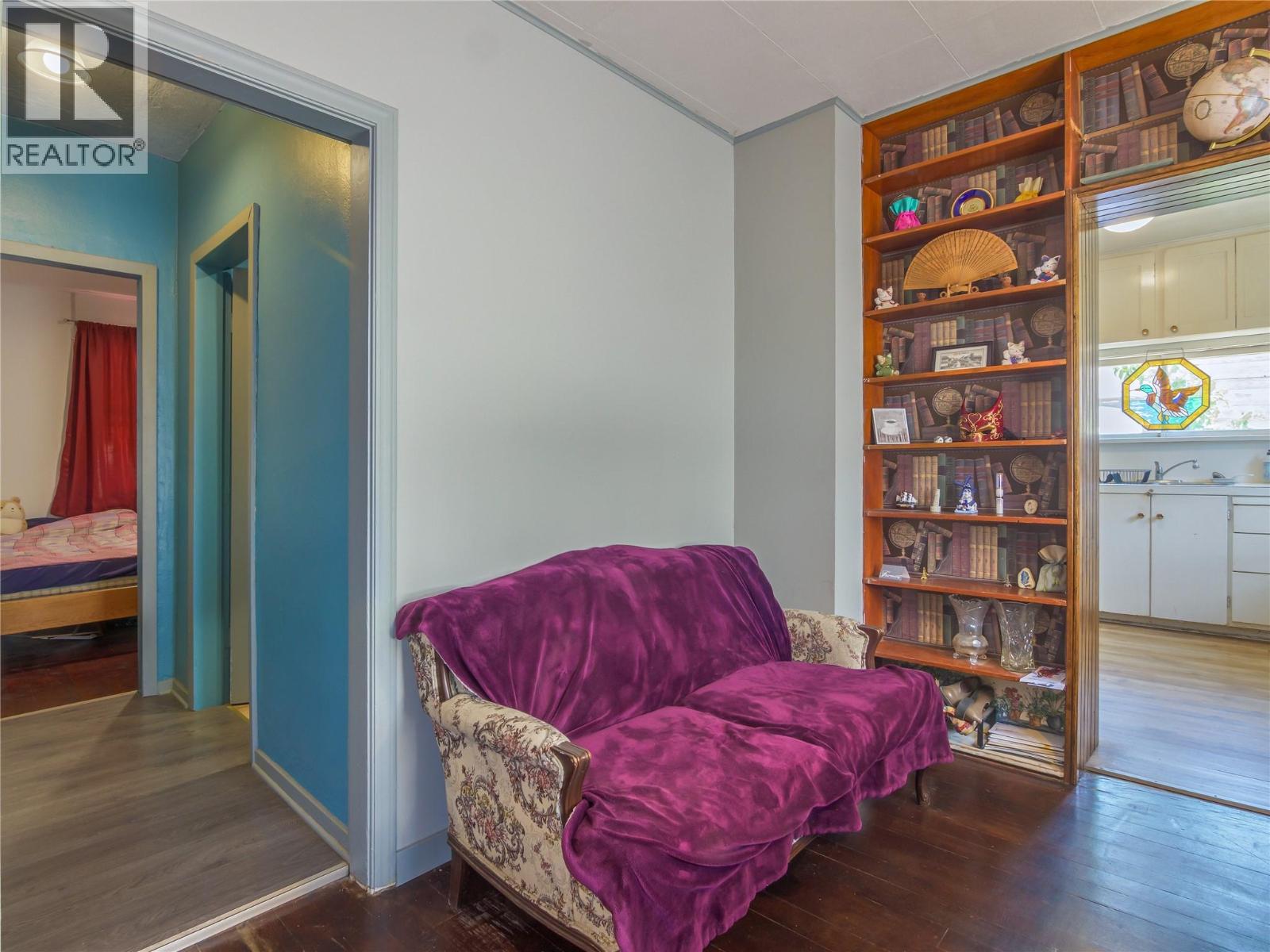 574 Van Horne Street Property Photo 15