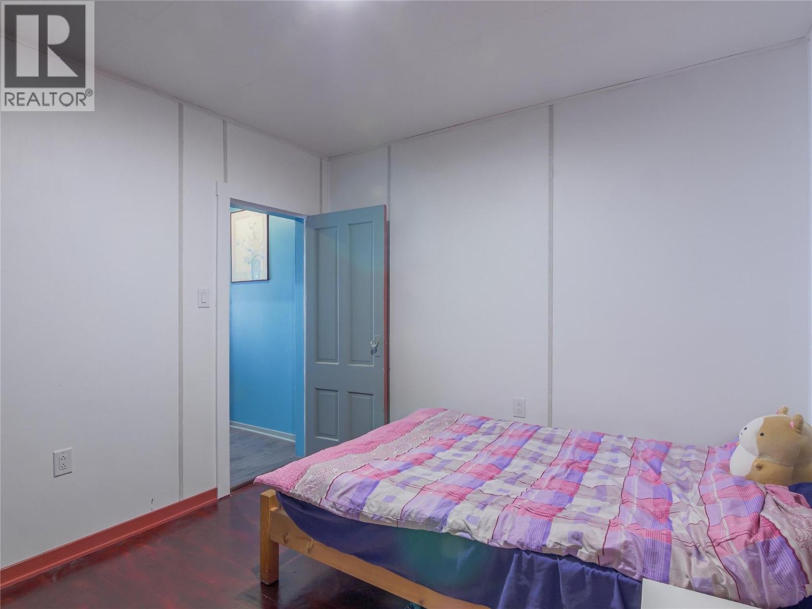 574 Van Horne Street Property Photo 17