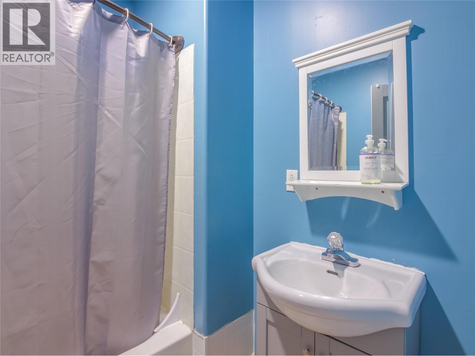 574 Van Horne Street Property Photo 18