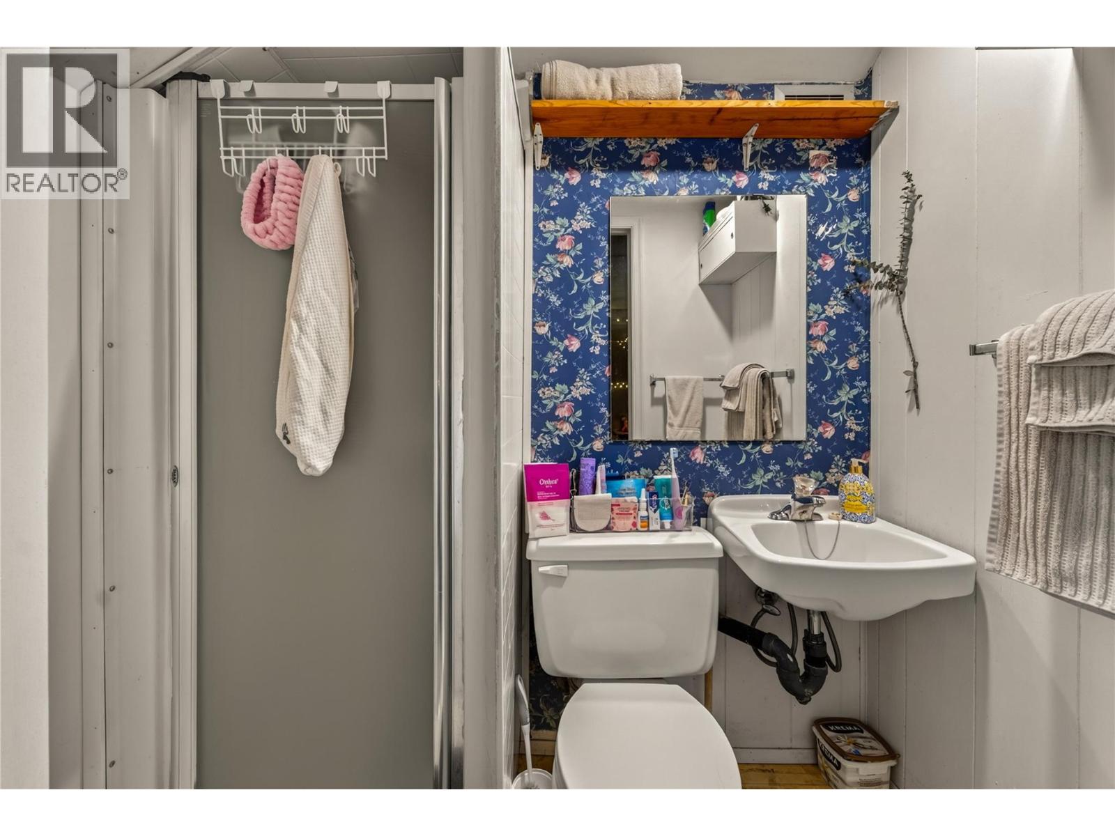 574 Van Horne Street Property Photo 35