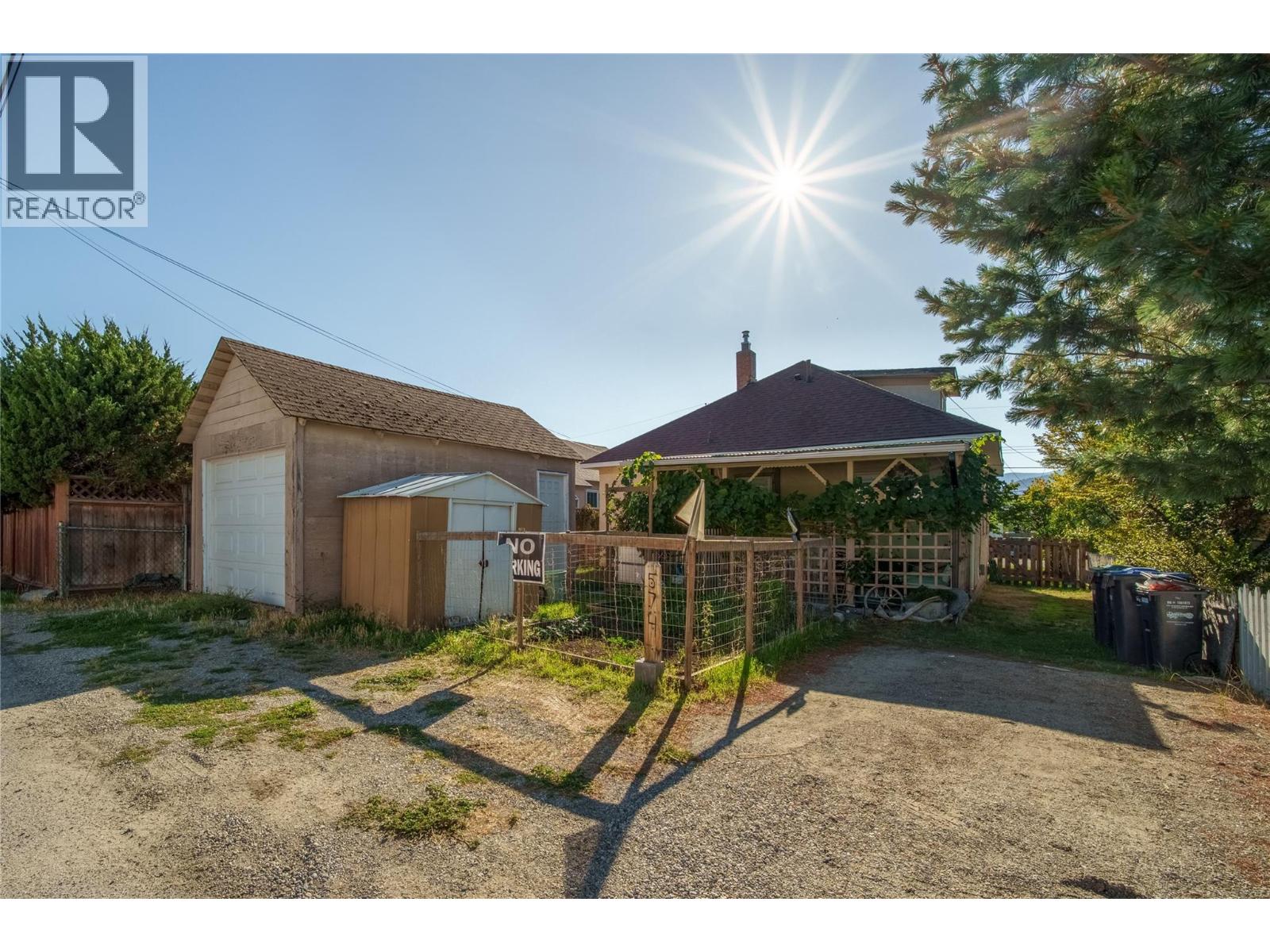 574 Van Horne Street Property Photo 37