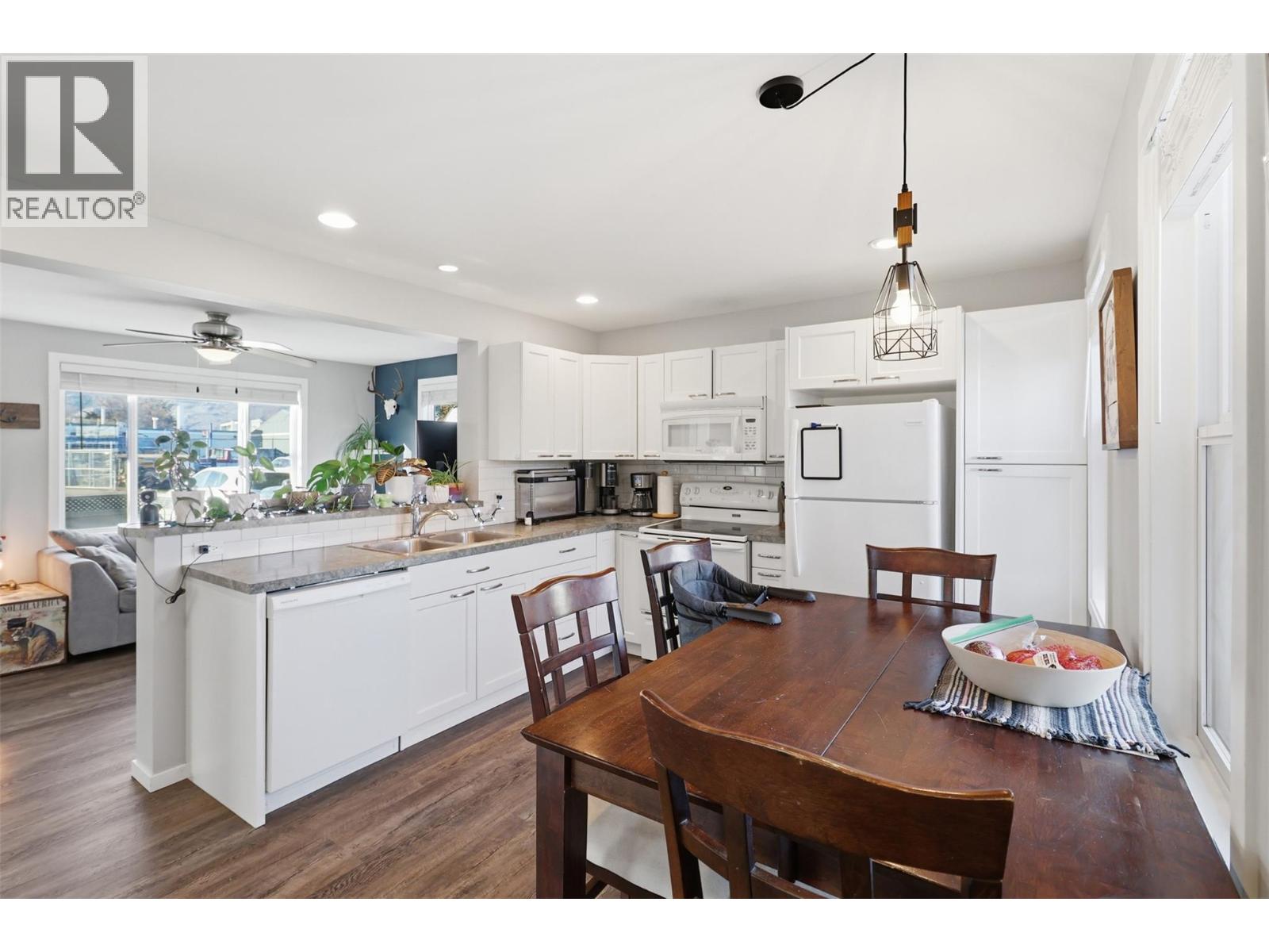 922 Westminster Avenue Property Photo 10