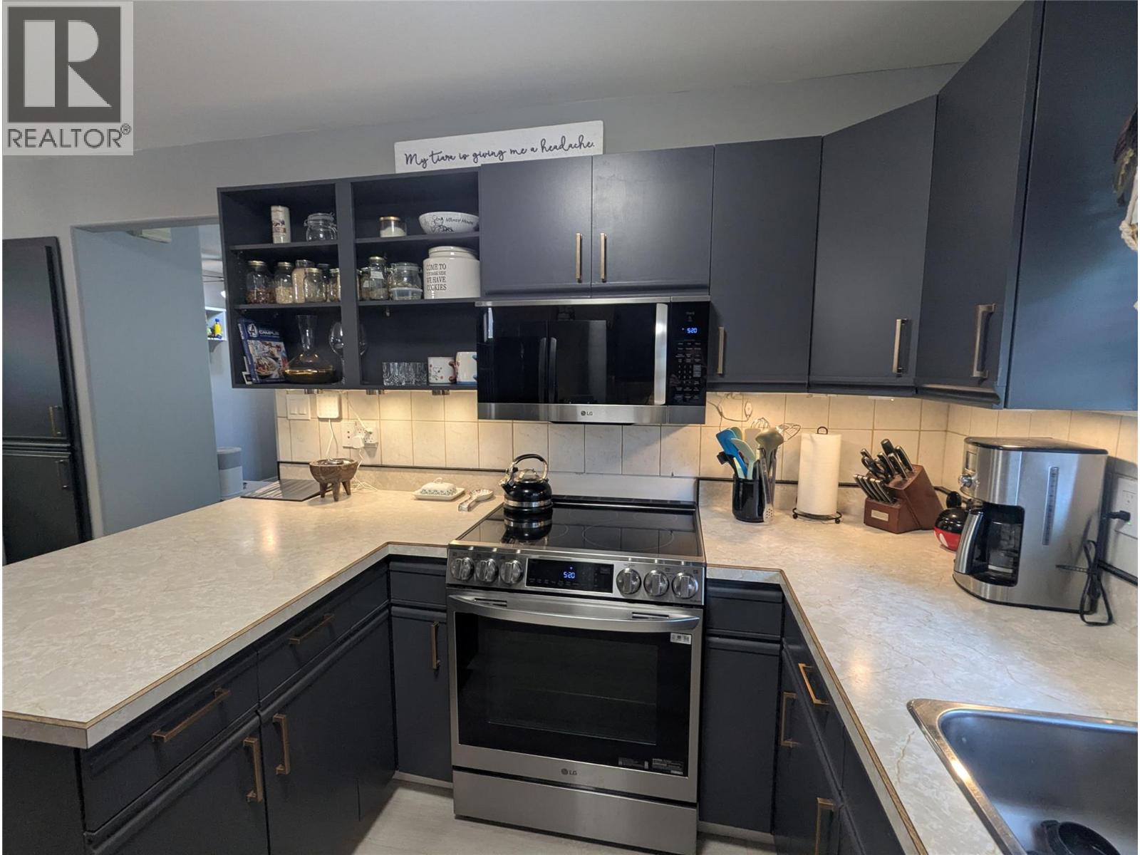 1018 Hillside Avenue Property Photo 8