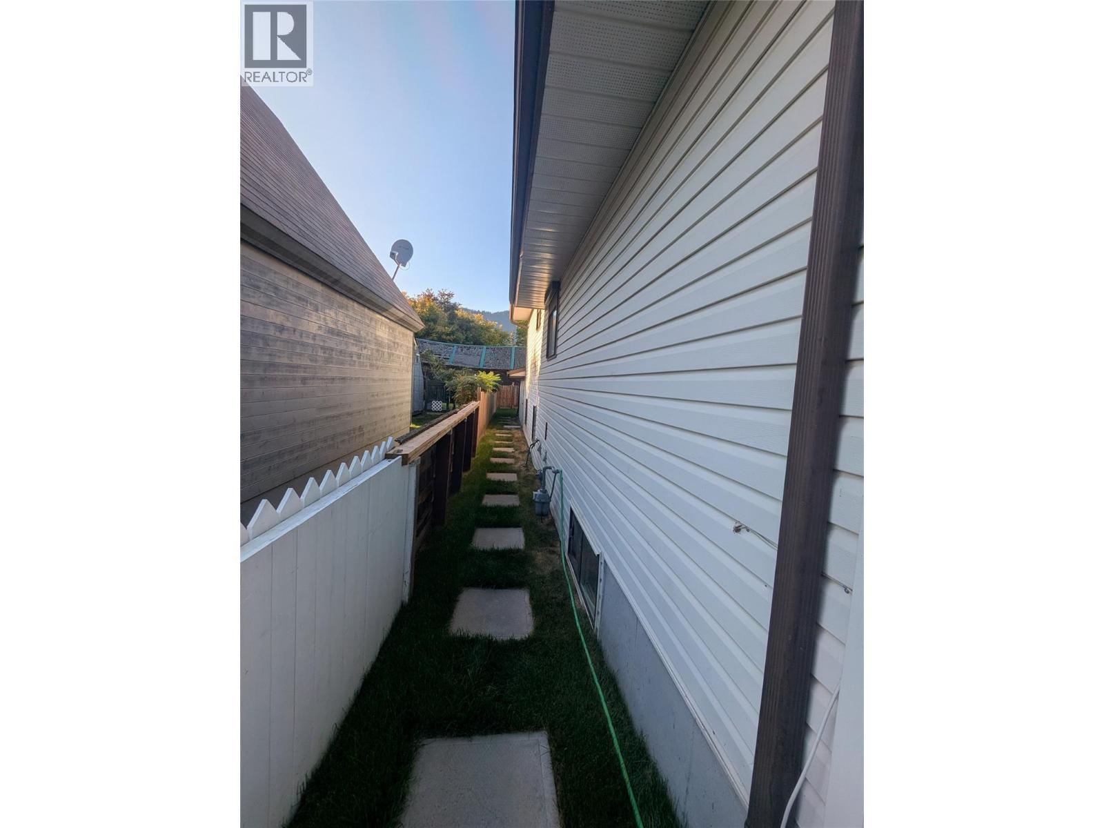 1018 Hillside Avenue Property Photo 27