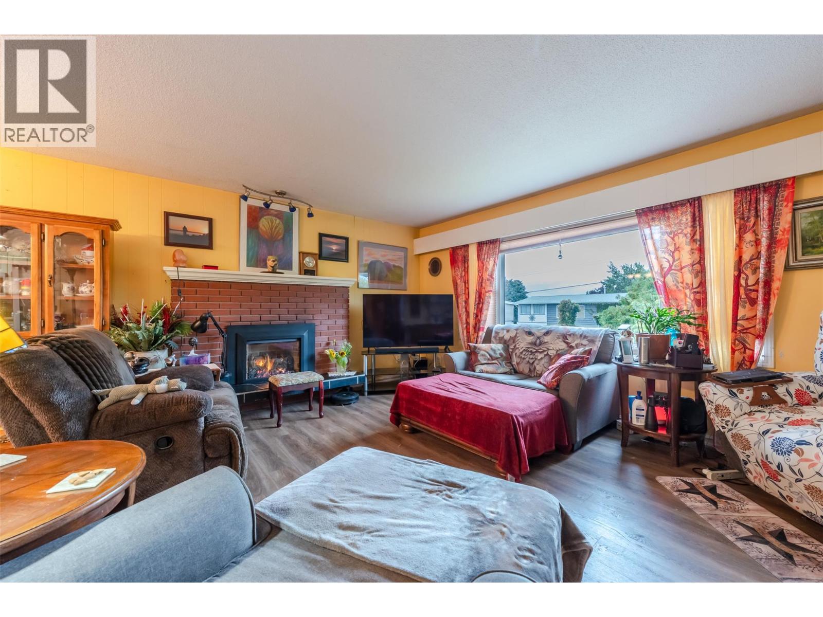 902 Maccleave Avenue Property Photo 1