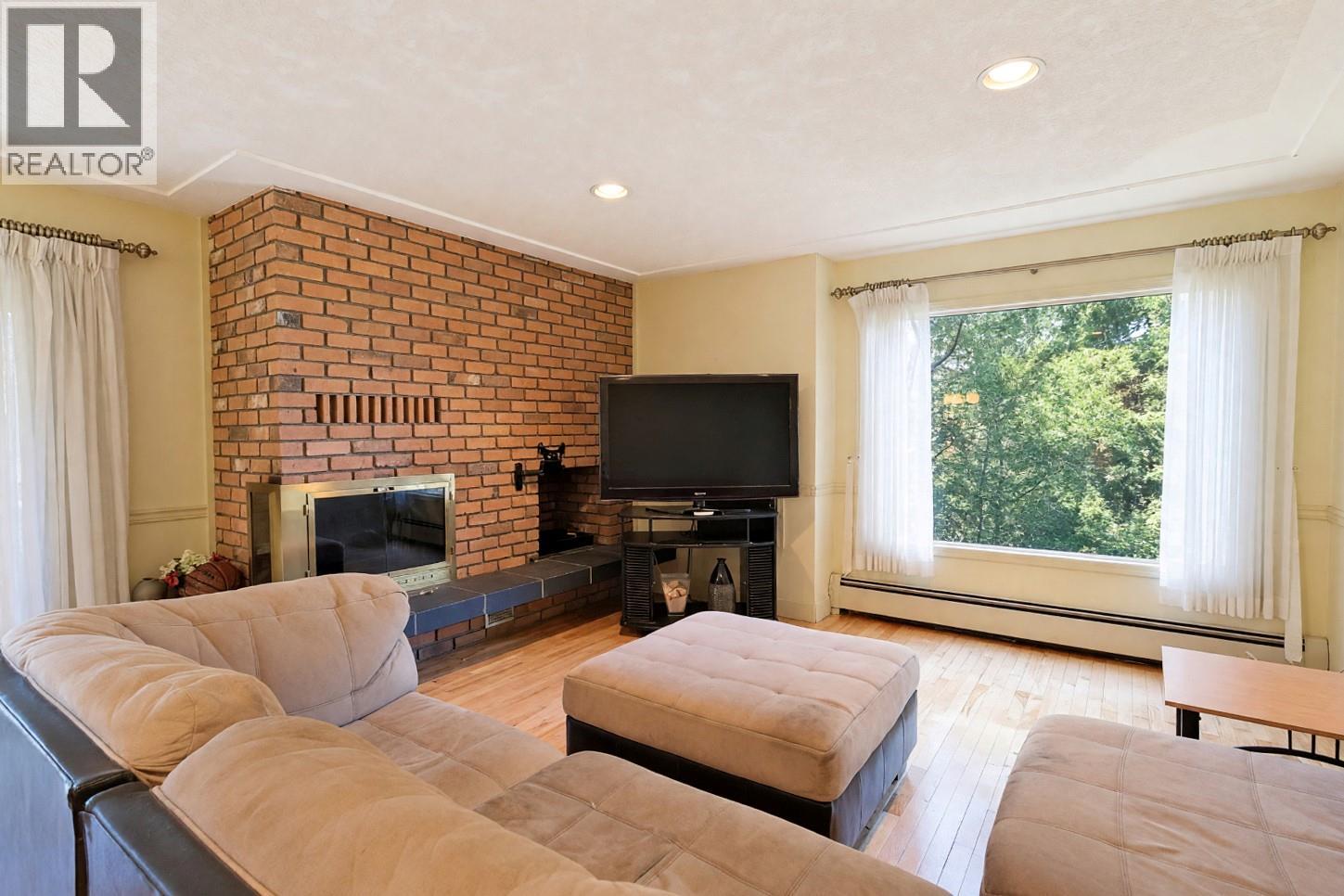 144 Sumac Ridge Drive Unit# 5 Property Photo 8