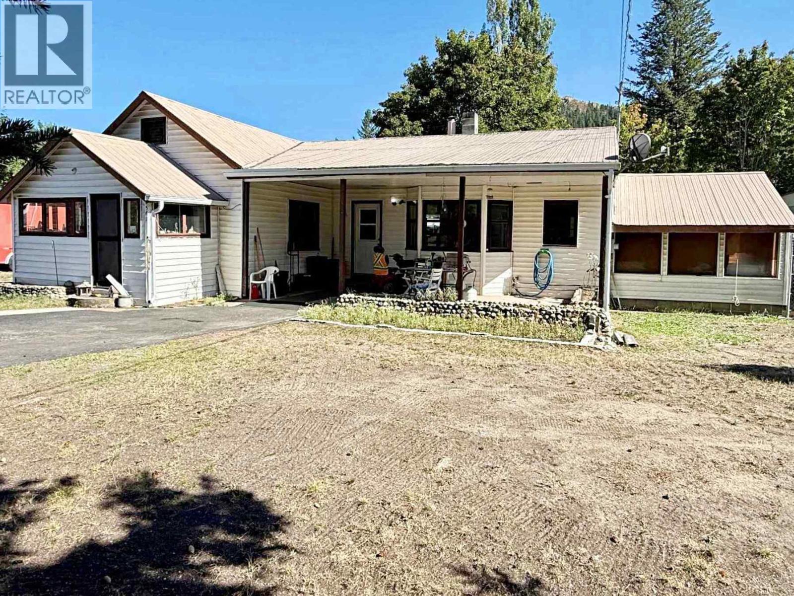 4562 Barriere Town Road Property Photo