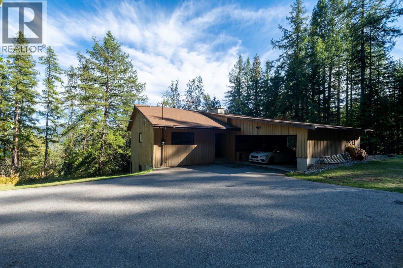 807 Spokane Street Property Photo 3