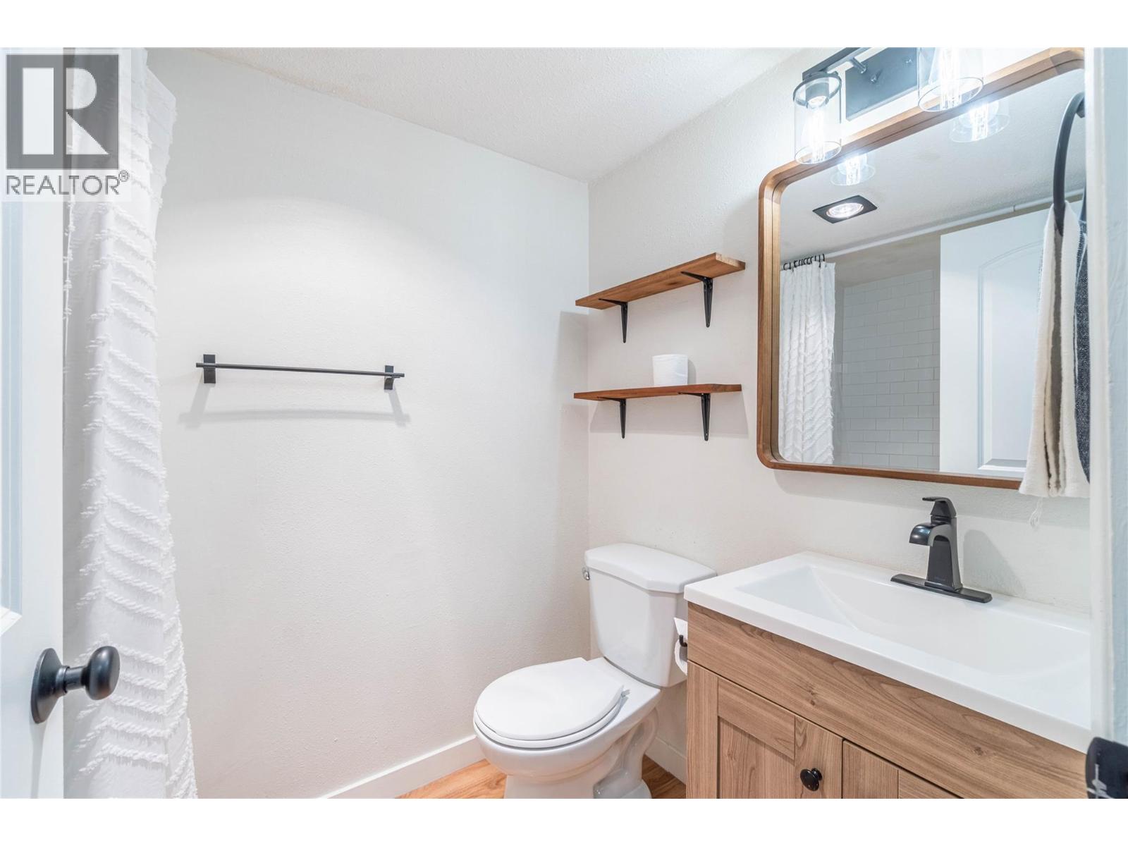 555 Dalgleish Drive Unit# 106 Property Photo 8