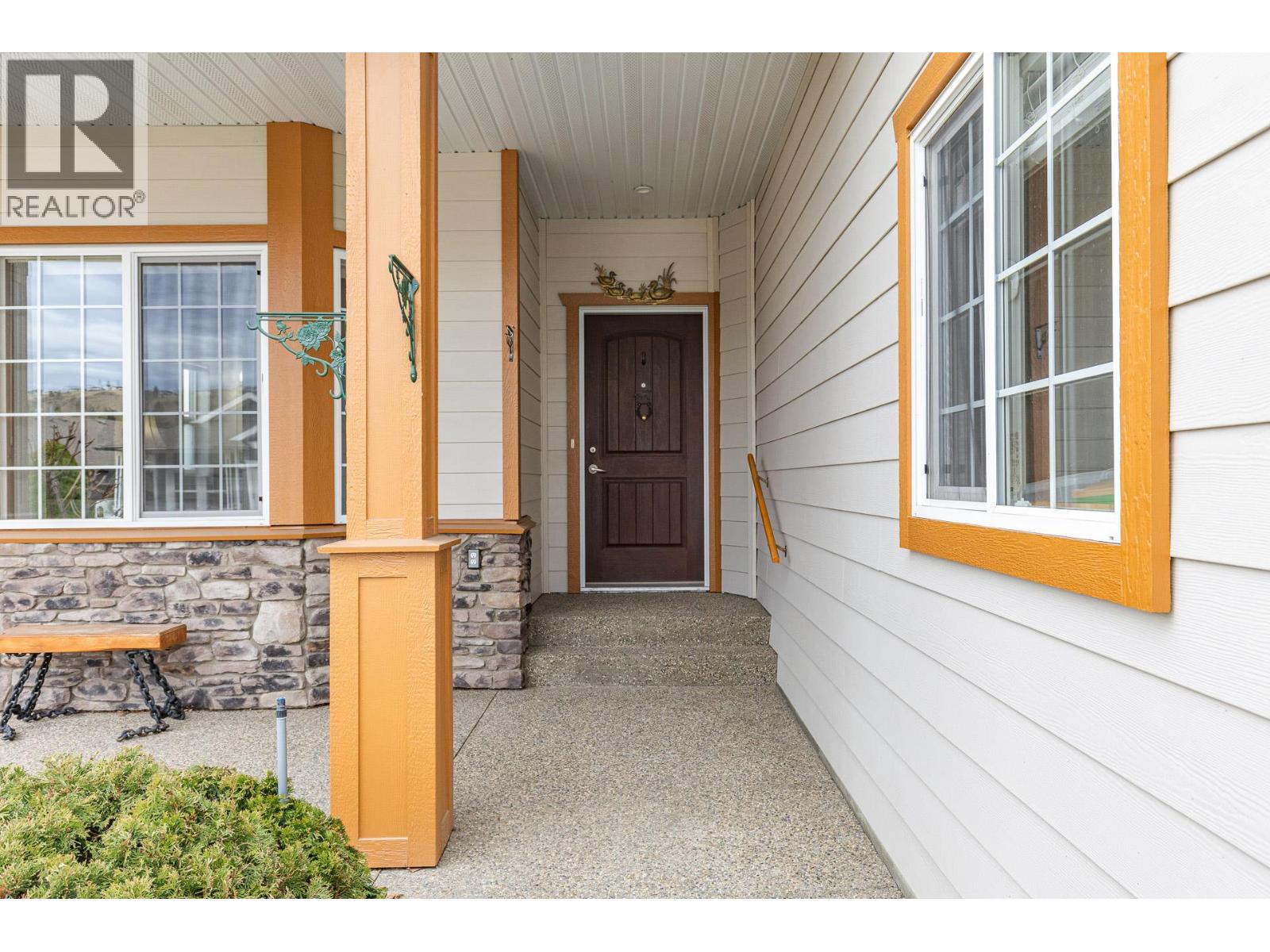 2092 Clover Drive Property Photo 2