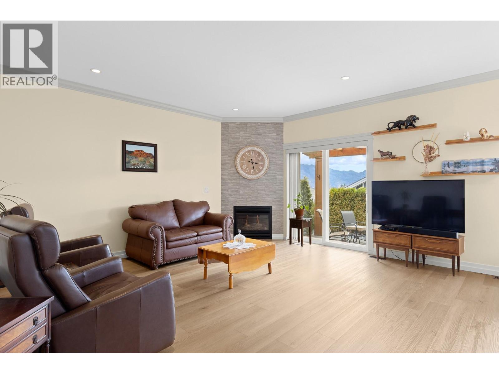 2092 Clover Drive Property Photo 13