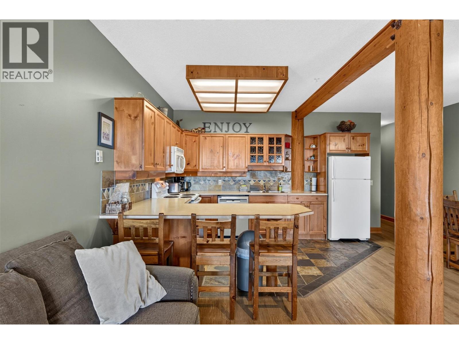 5873 Snow Pines Crescent Unit# A Property Photo 4