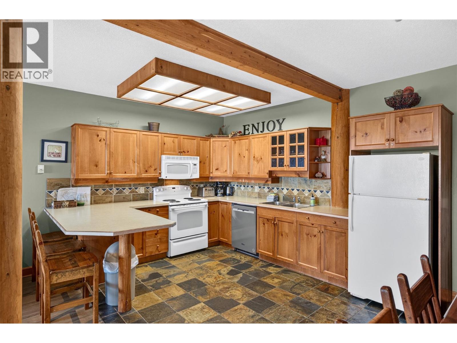 5873 Snow Pines Crescent Unit# A Property Photo 6