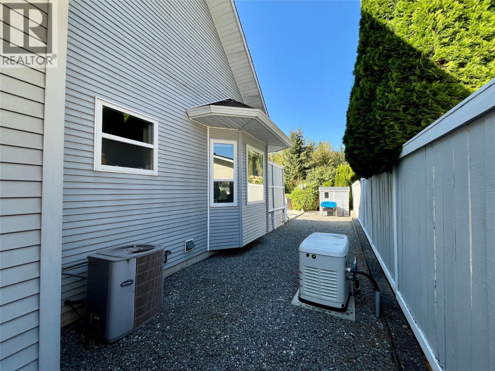 358 Oak Avenue Property Photo 7