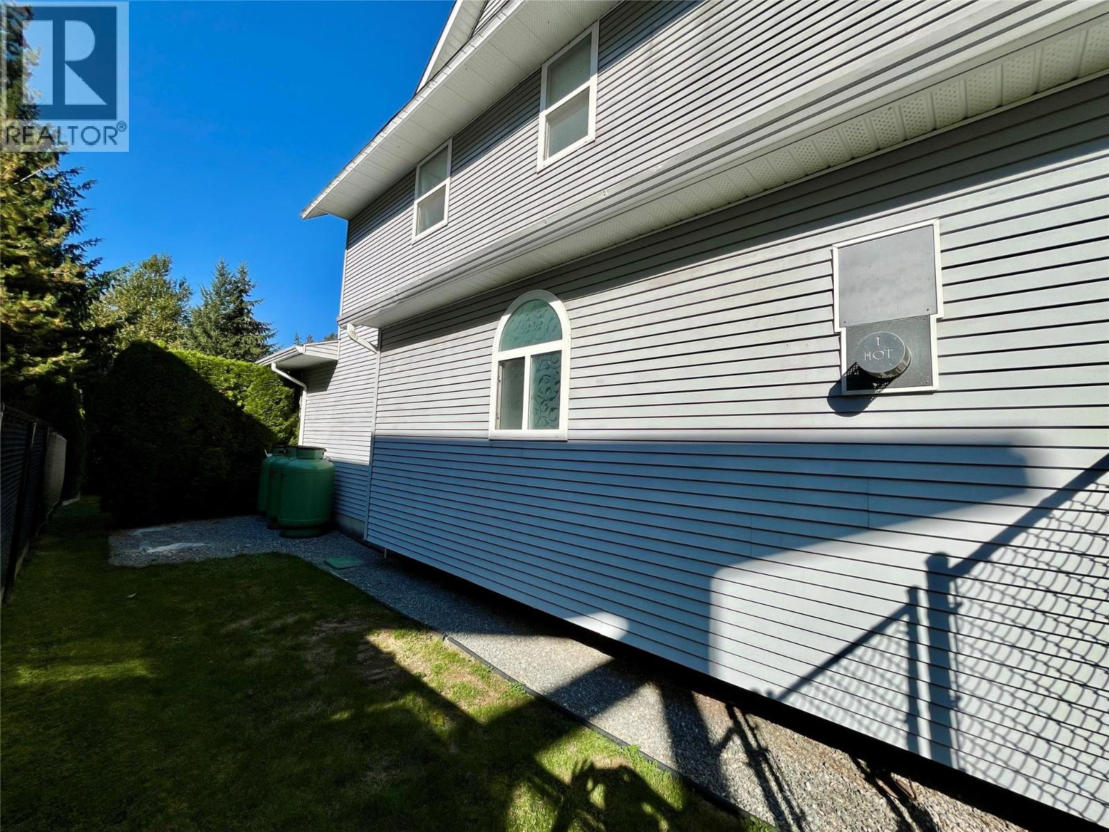 358 Oak Avenue Property Photo 9