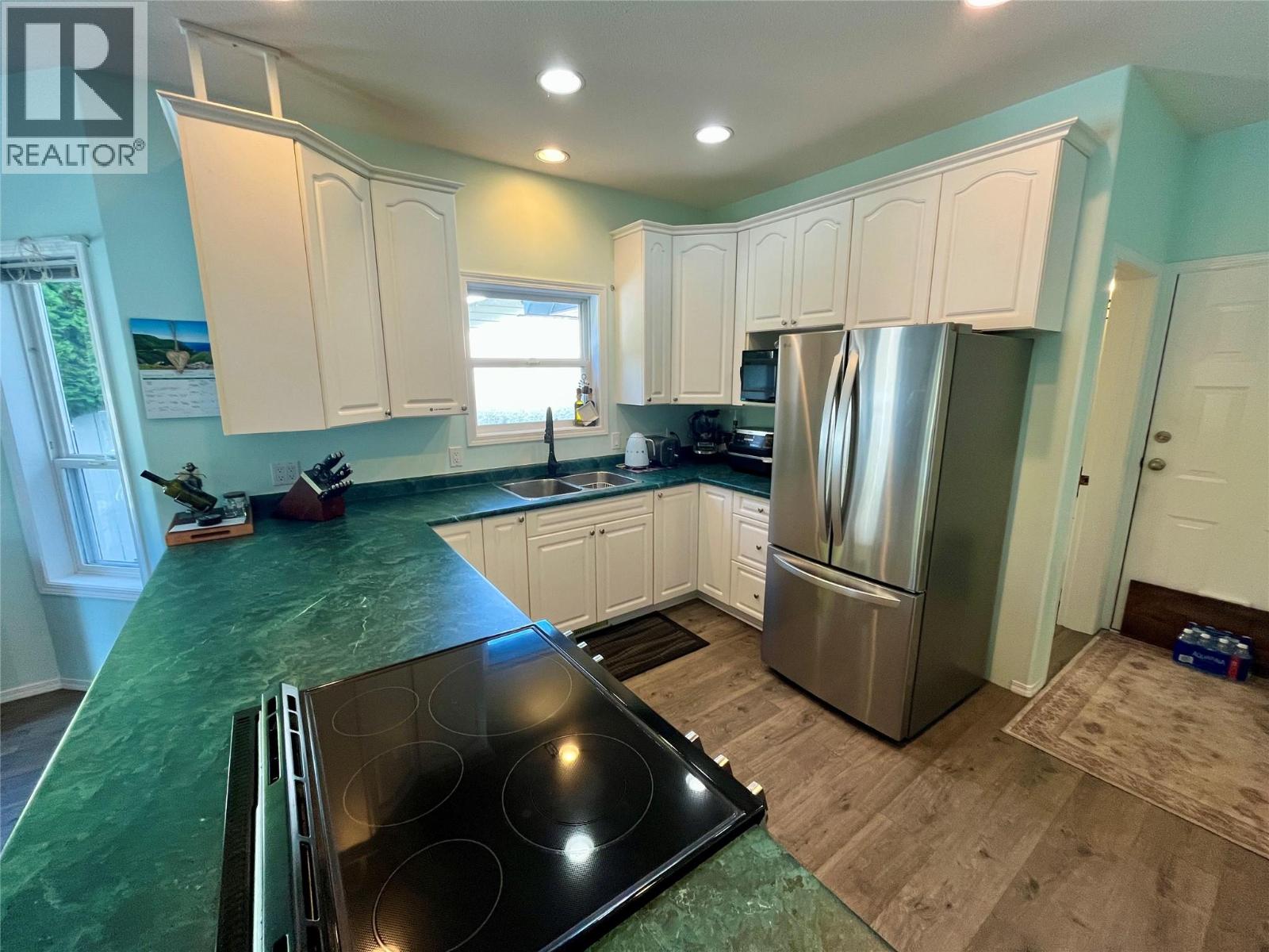 358 Oak Avenue Property Photo 17