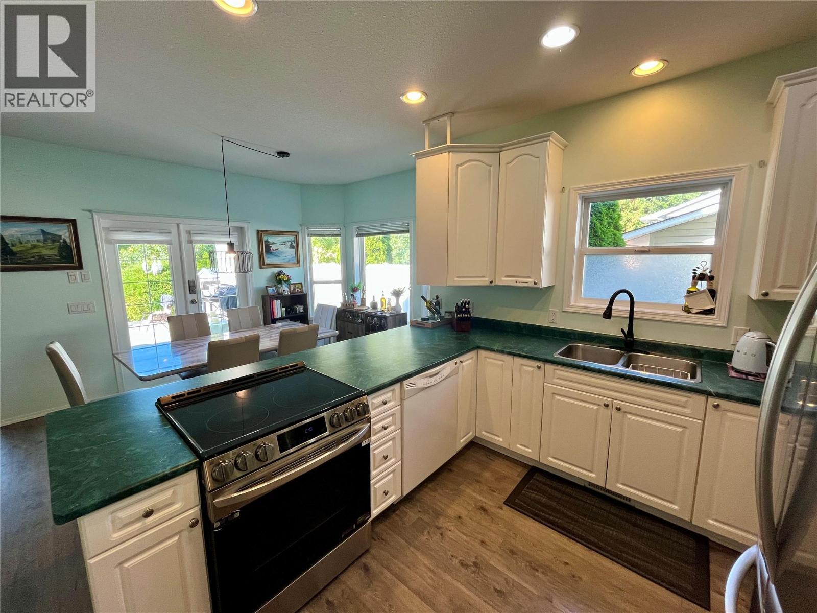 358 Oak Avenue Property Photo 18