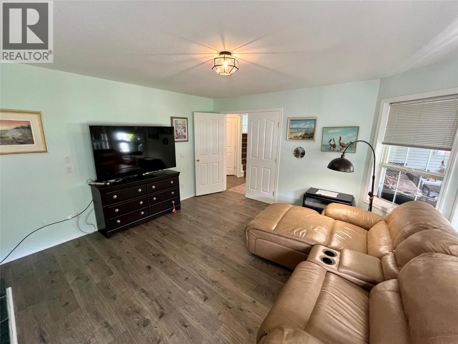 358 Oak Avenue Property Photo 34