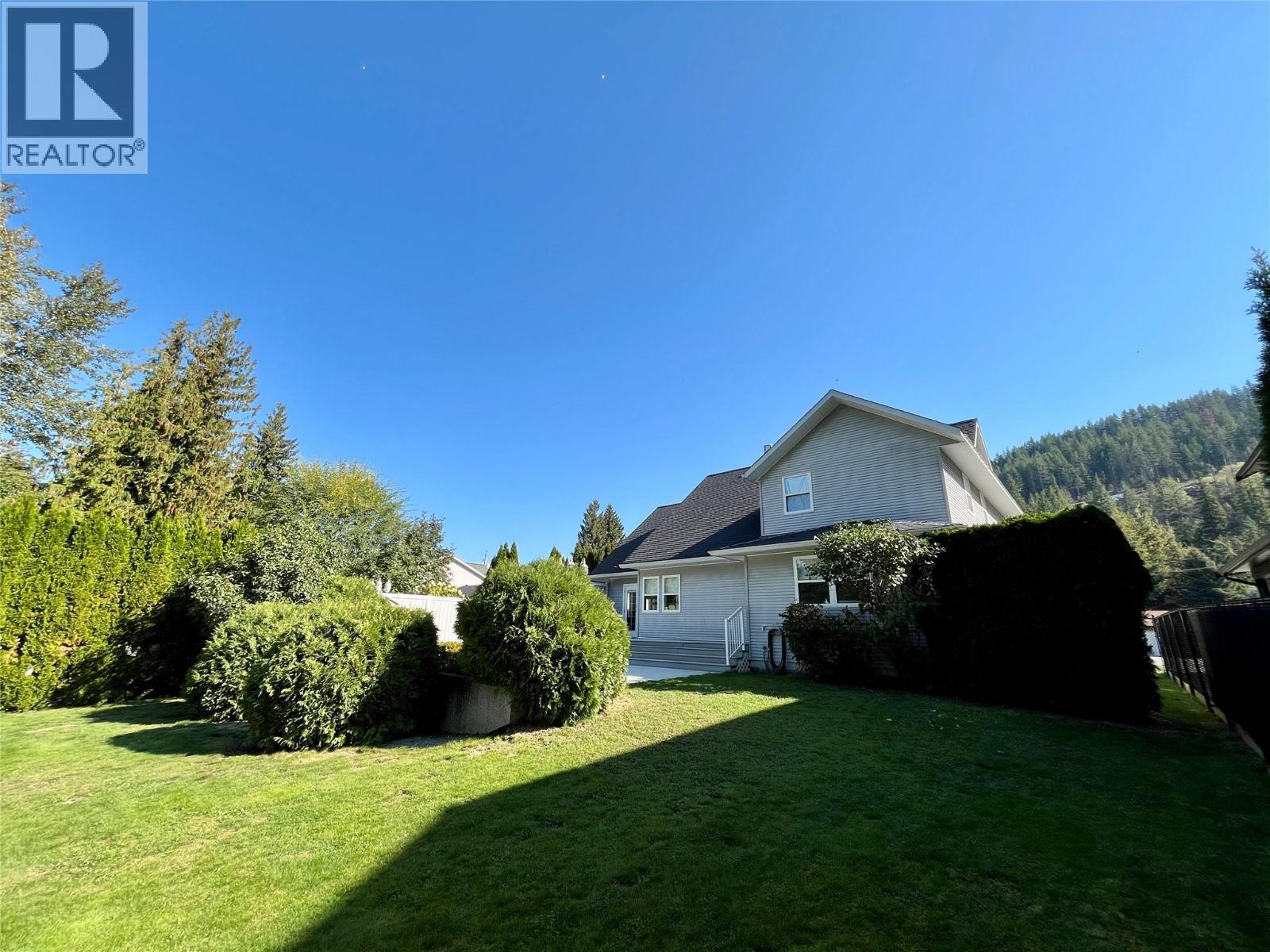 358 Oak Avenue Property Photo 63