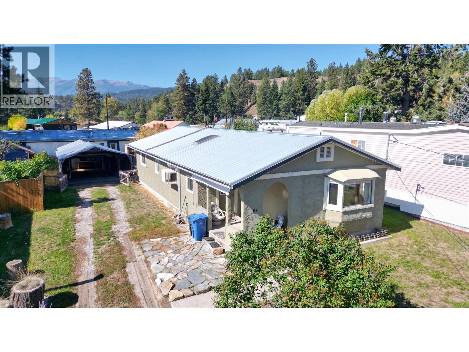 113 311 Avenue Property Photo 1