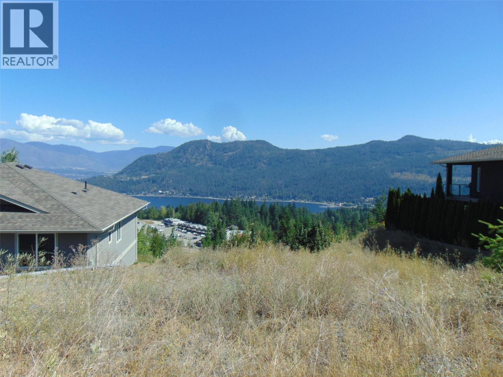 2624 Highlands Drive Property Photo 4
