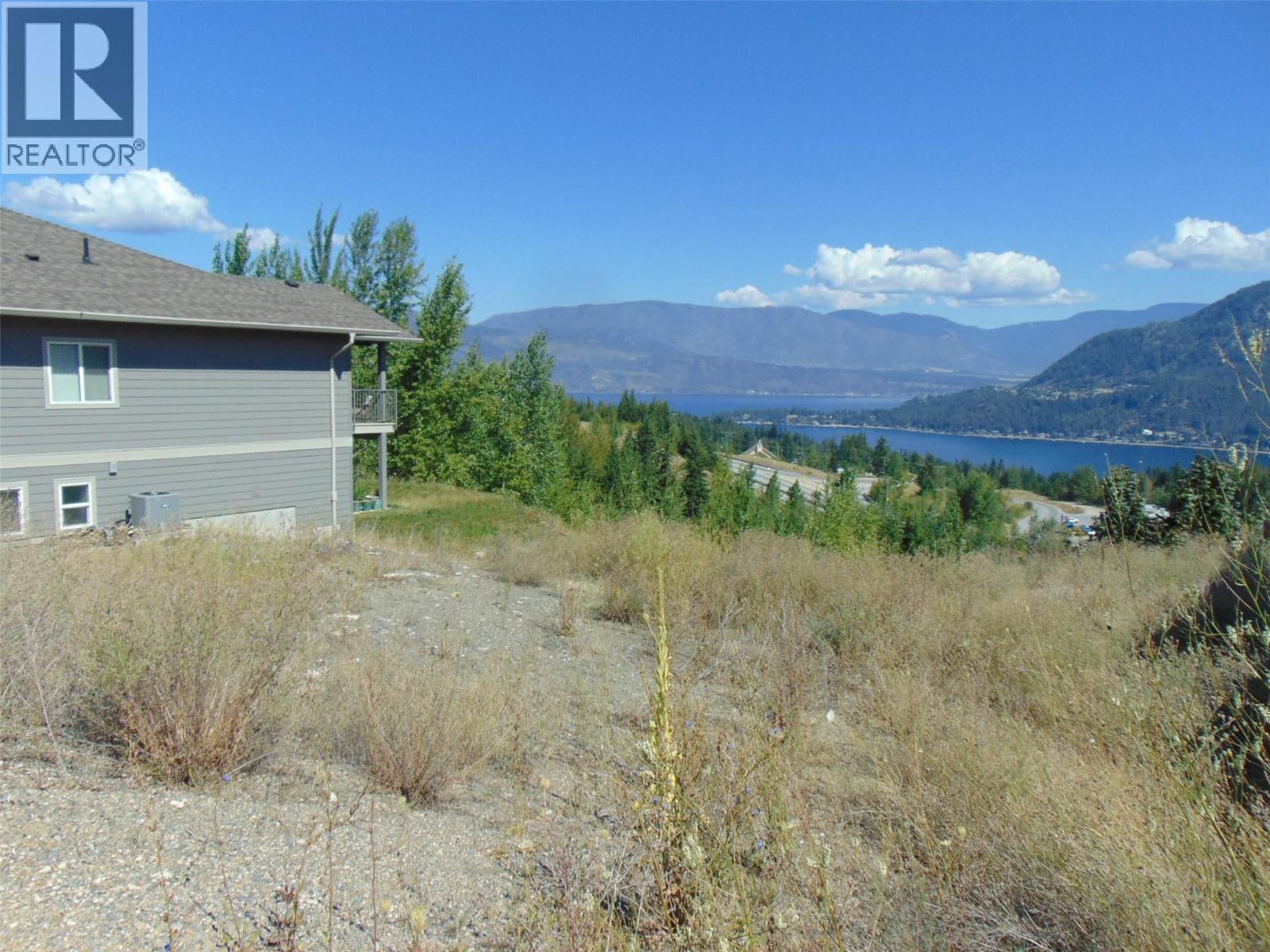 2624 Highlands Drive Property Photo 10