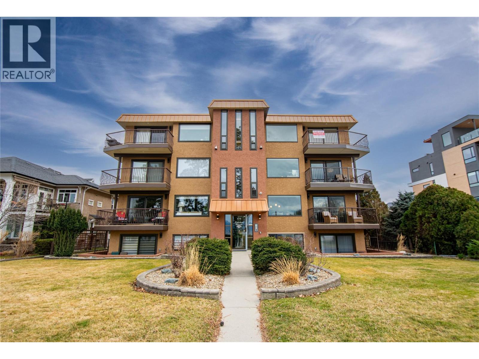 578 Lakeshore Drive Unit# 203 Property Photo 1