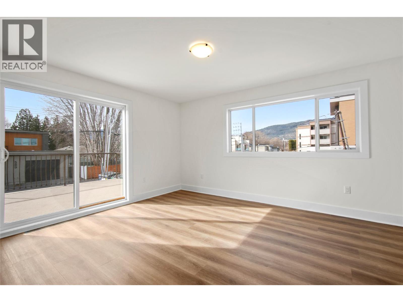 578 Lakeshore Drive Unit# 203 Property Photo 13