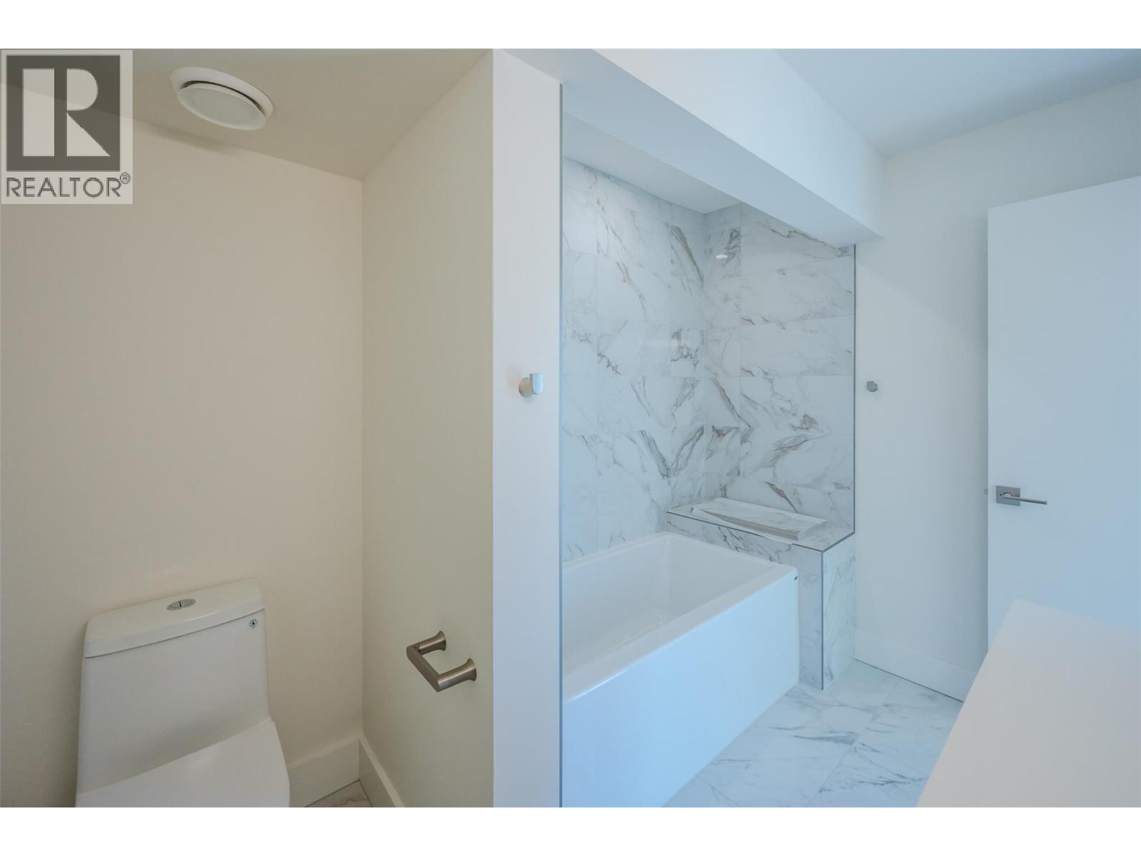 578 Lakeshore Drive Unit# 203 Property Photo 17