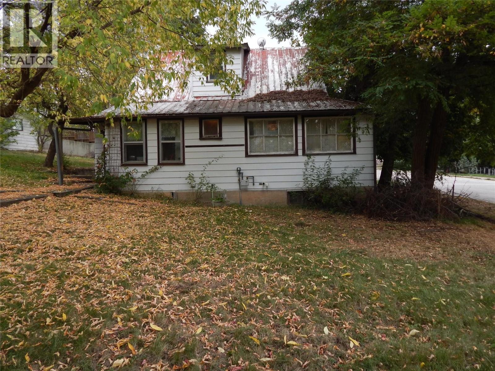 916 Cook Street Property Photo 1