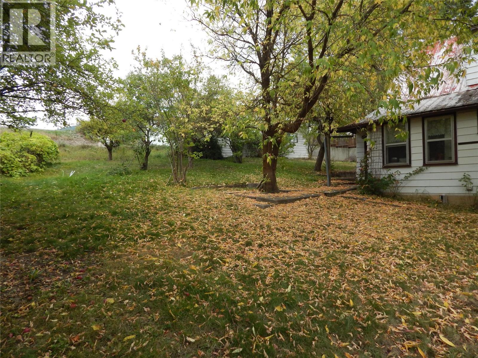 916 Cook Street Property Photo 2