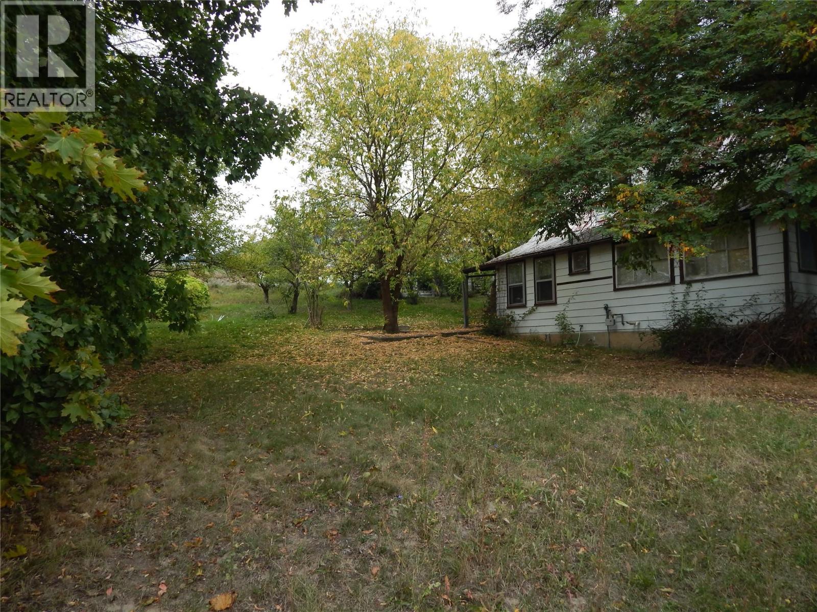 916 Cook Street Property Photo 3