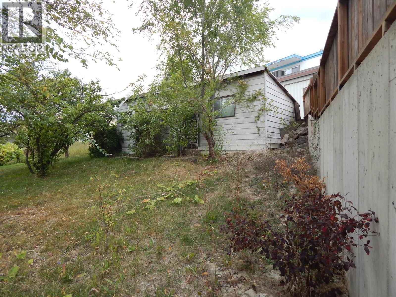 916 Cook Street Property Photo 11