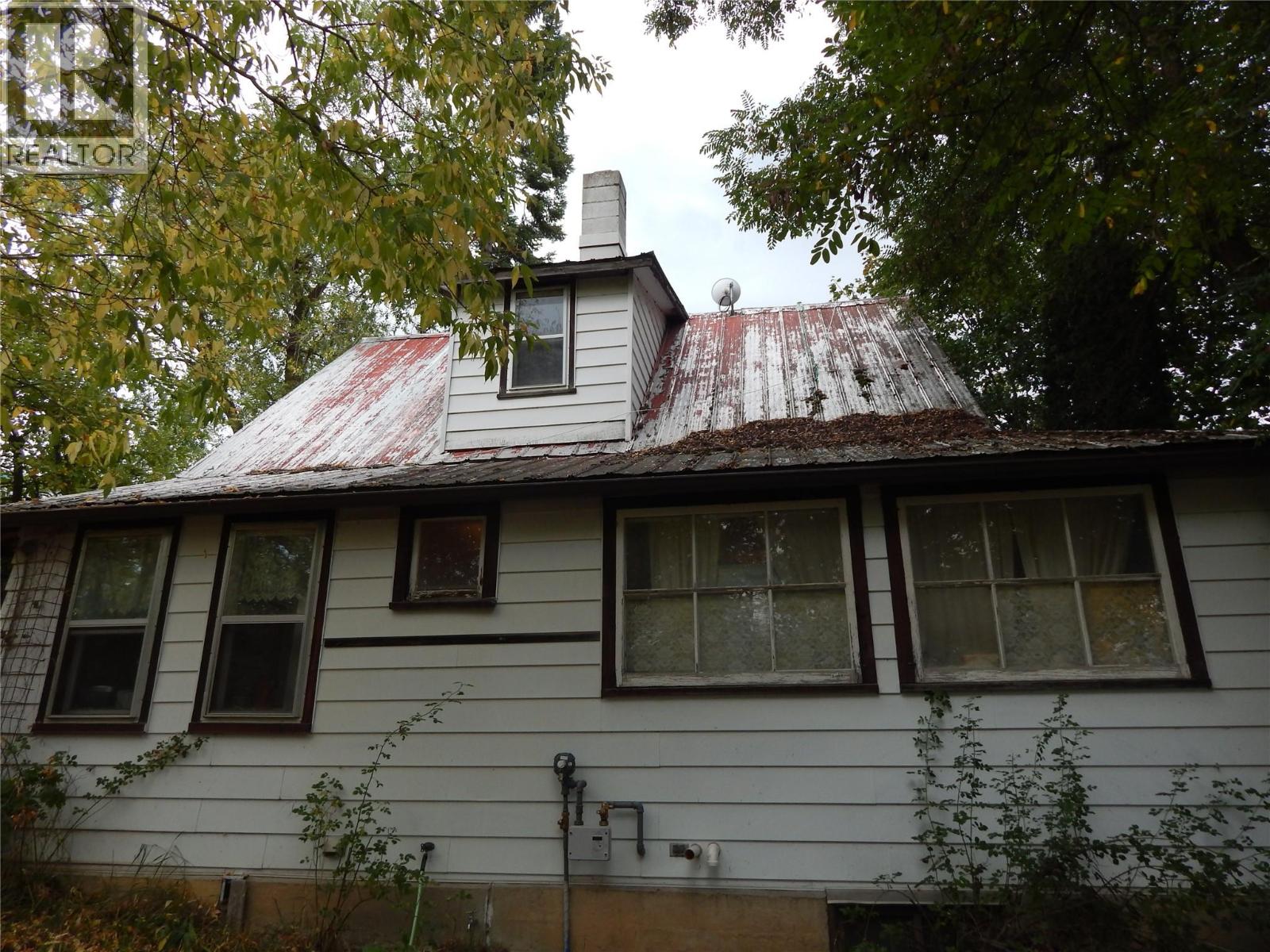 916 Cook Street Property Photo 12