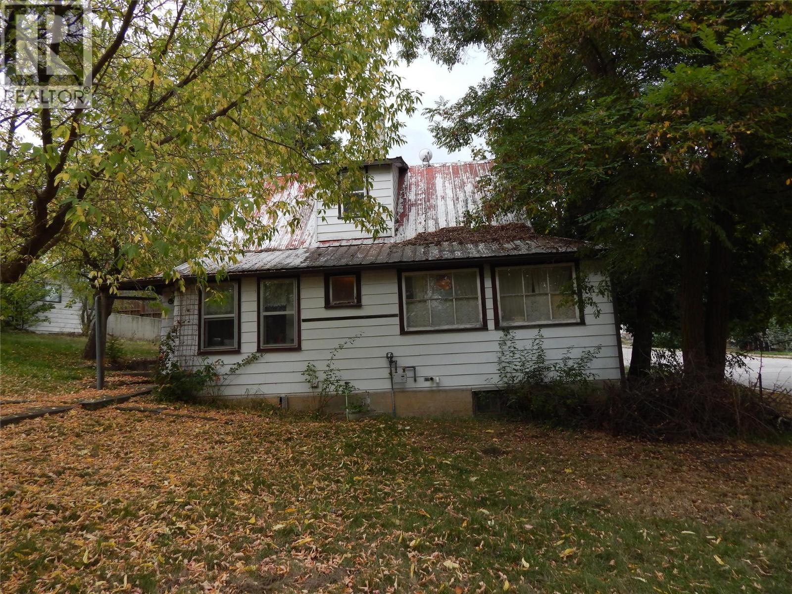 916 Cook Street Property Photo 13