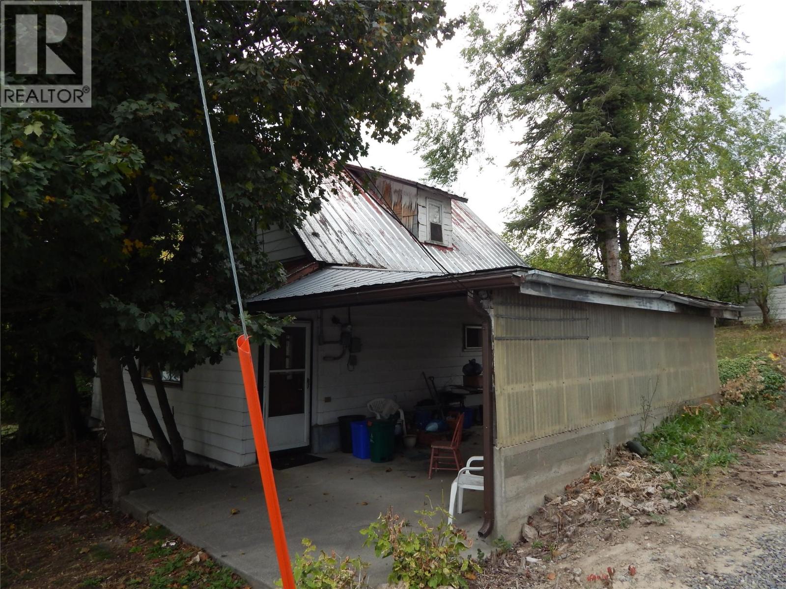 916 Cook Street Property Photo 16