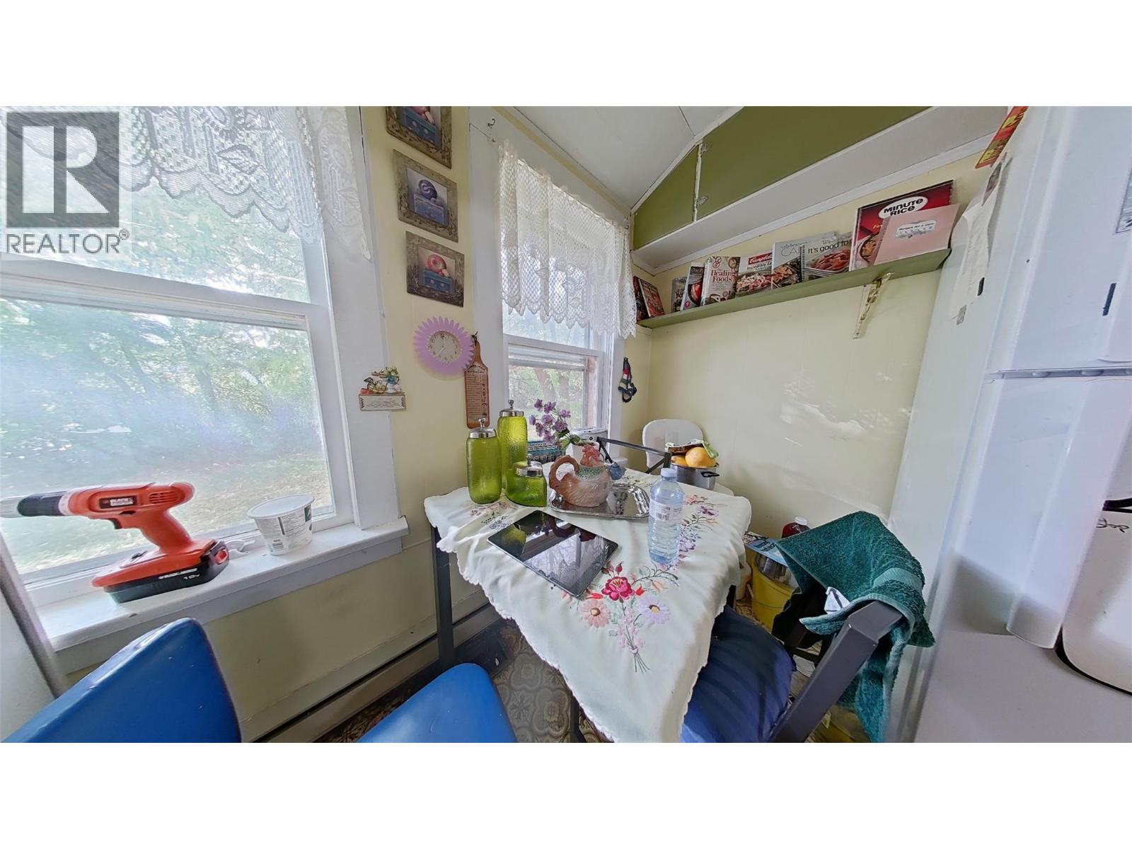 916 Cook Street Property Photo 33