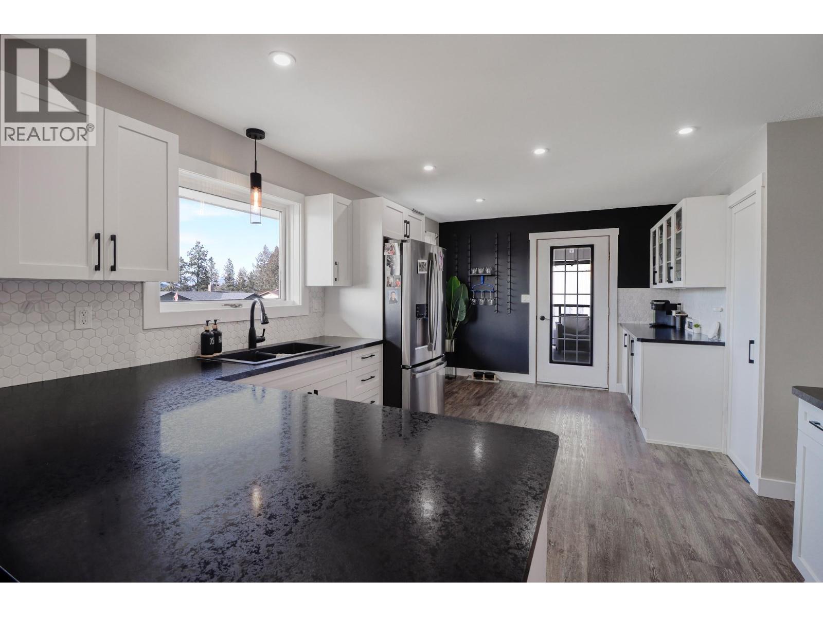 1816 Mt Connell Crescent Property Photo 15