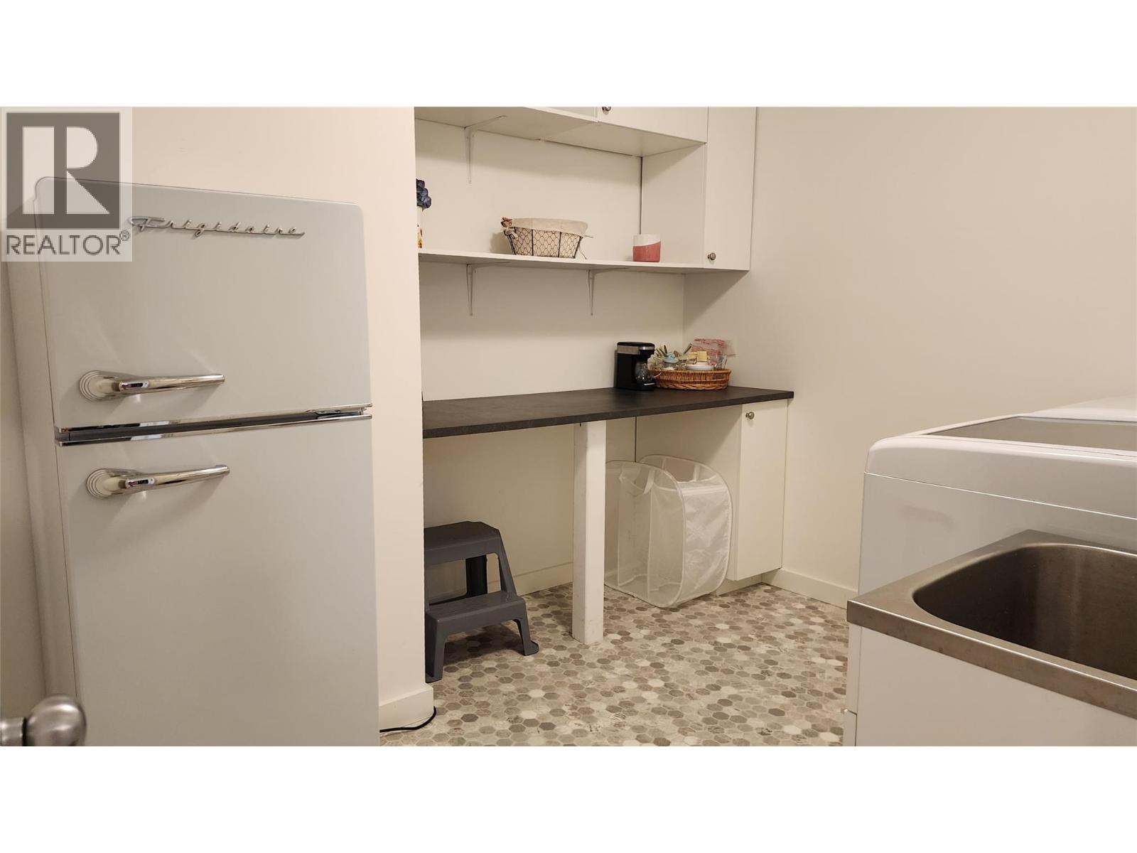 459 Whitman Way Property Photo 14