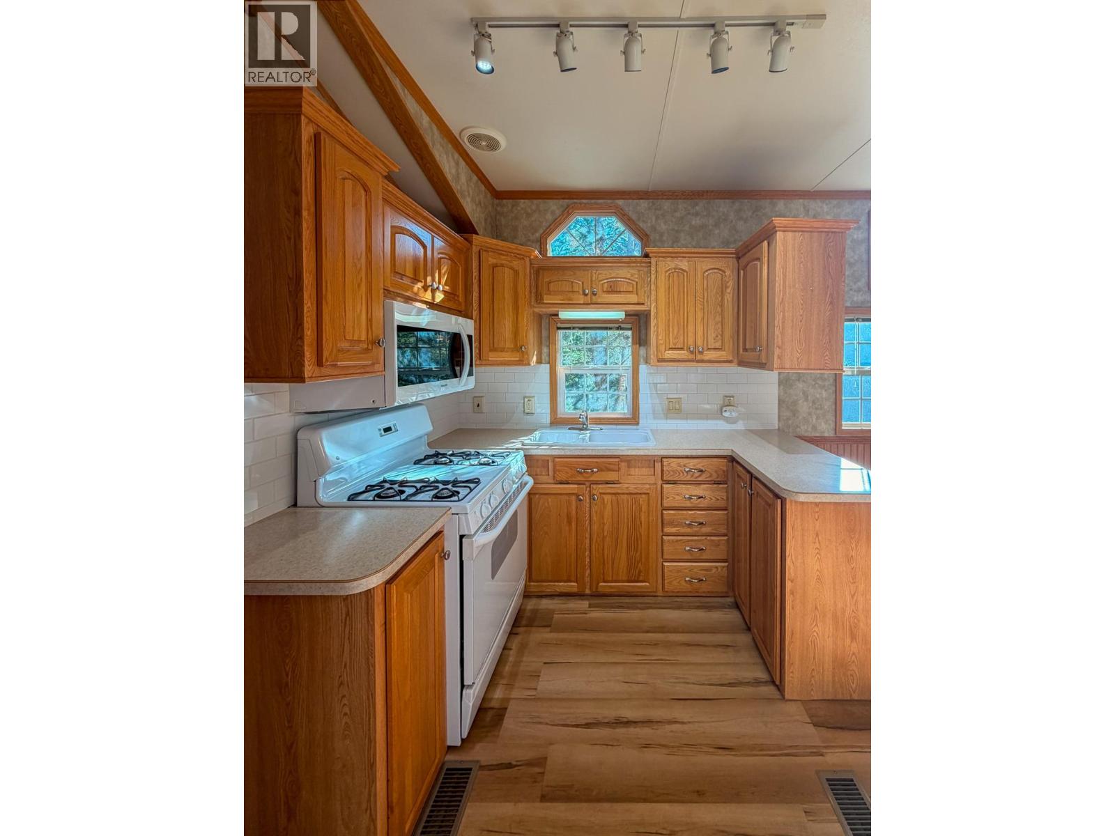 4906 Lynx Drive Property Photo 5