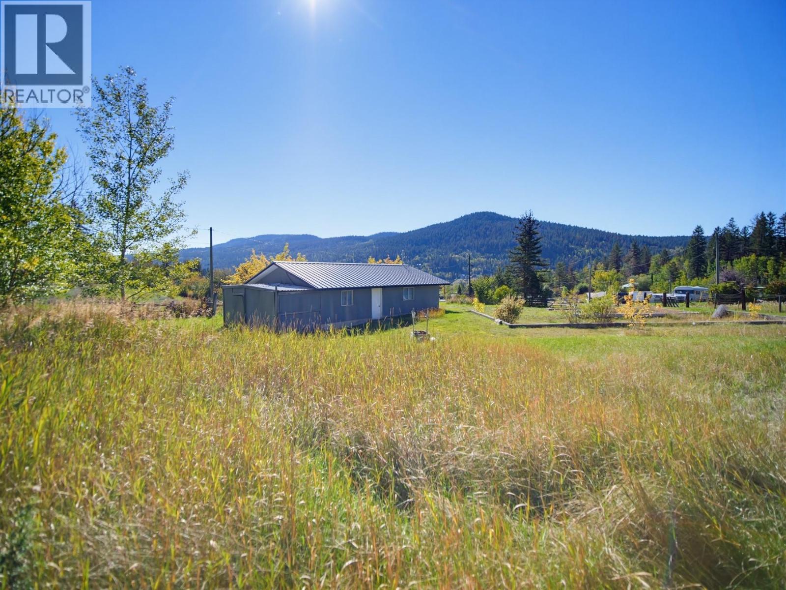2596 Holbrook Place Property Photo 4
