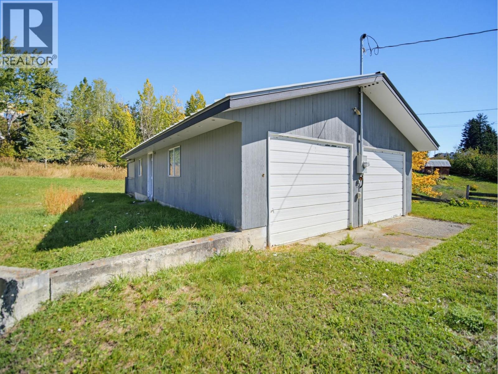 2596 Holbrook Place Property Photo 5